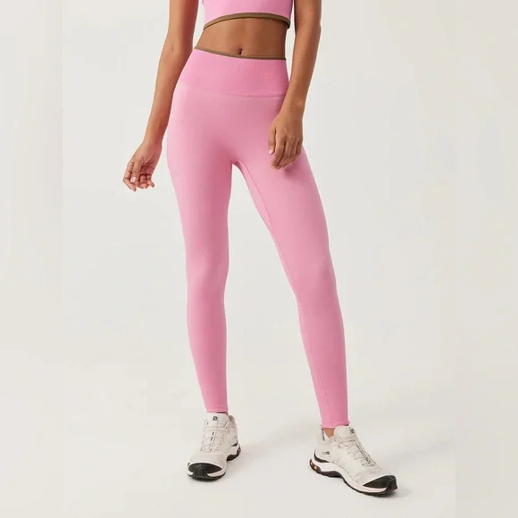 NWT Outdoor Voices Seamless Ribbed 7/8 Legging- Bubblegum - Picture 1 of 6